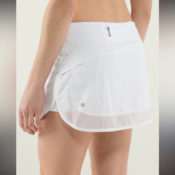 Lululemon Athletica Hotty Hot Mesh Trim Skirt In White Size 4 - Picture 1 of 8